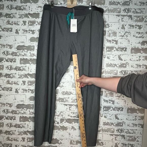 Figs | women nwt gray scrub pants straight leg - Picture 5 of 9